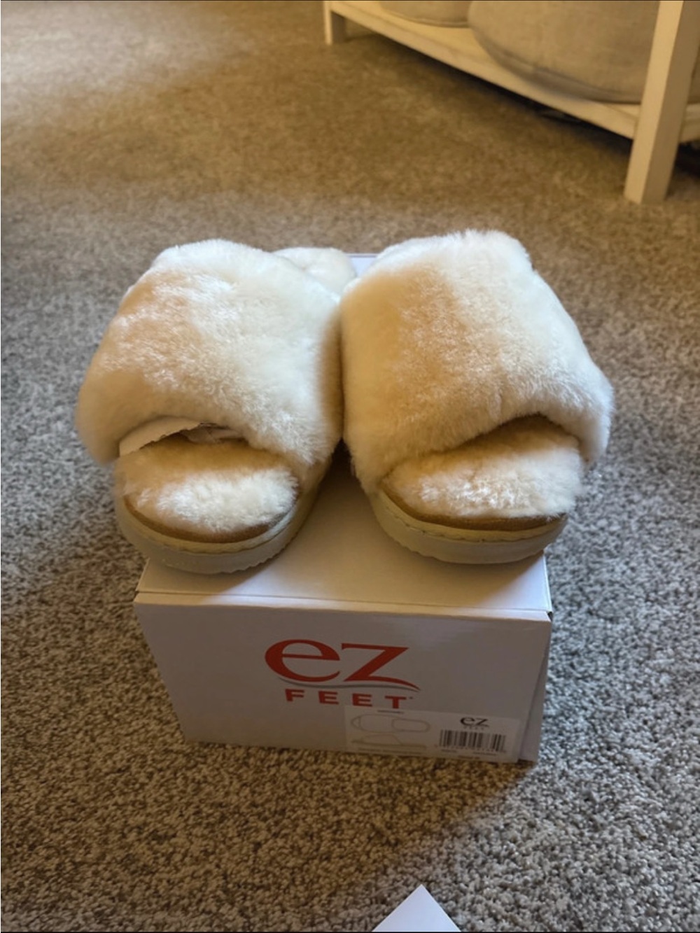 EZ Feet shearling Women's Cream Plush Slide Slippers